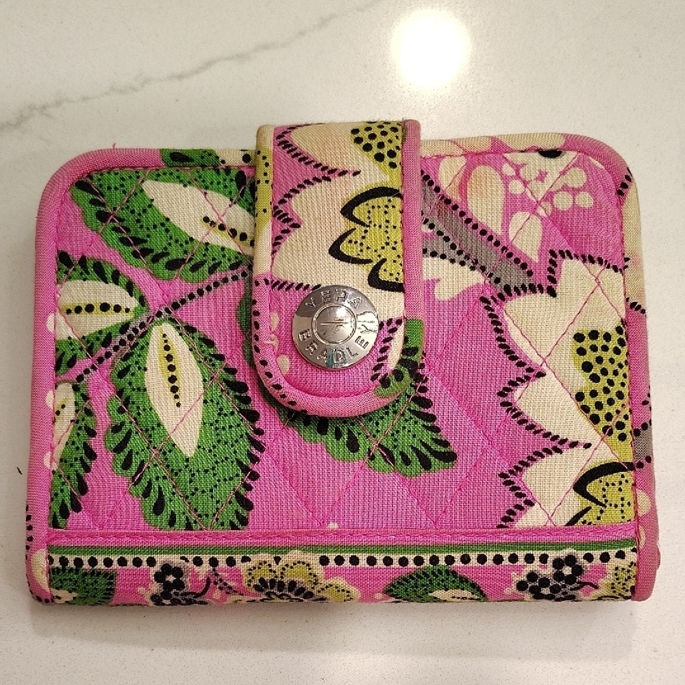 Vera Bradley Priscilla Pink Bi Fold Wallet Retired Print